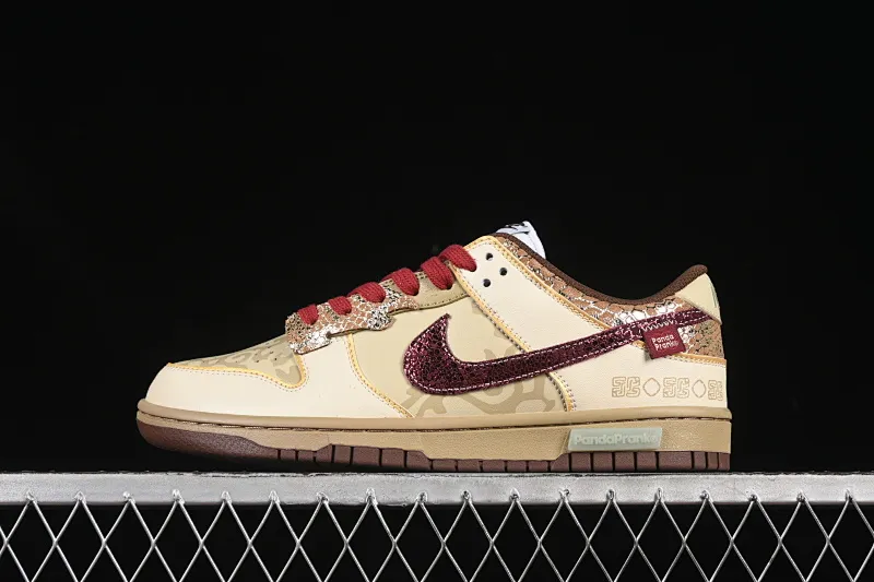 All Categories Nk SB Dunk Series Nk SB Dunk Low Low-top sneakers Nike Dunk Low "Surfaces In Brown And Sail" Panda Prank CNY Year of the Snake Shedding dust to welcome gold Golden snake holding wealth Low-top casual sneakers DD1503-124